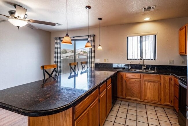 Photo - 1097 Sahuaro Dr