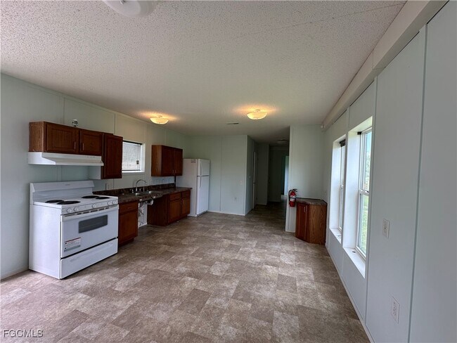 Photo - 8086 Heck Dr