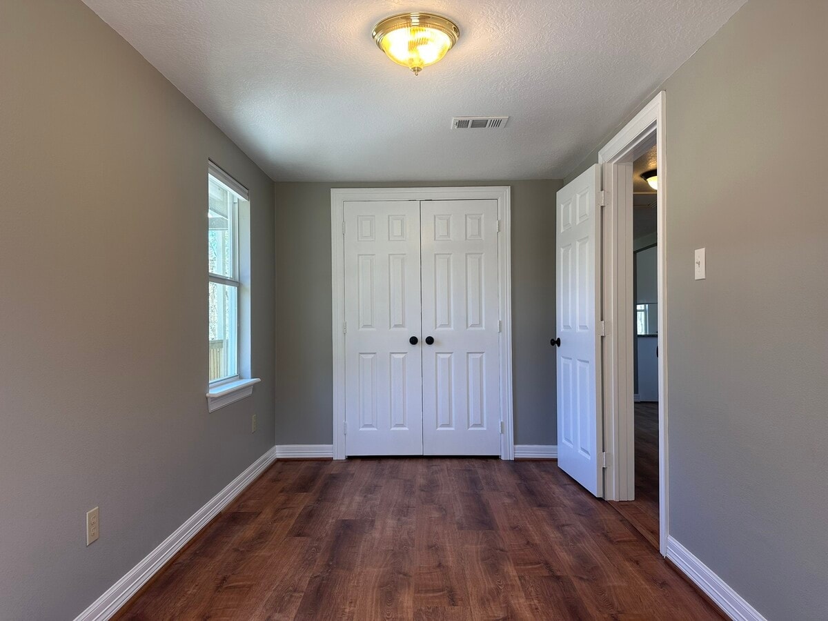 Photo - 13868 Cedar Hill Rd