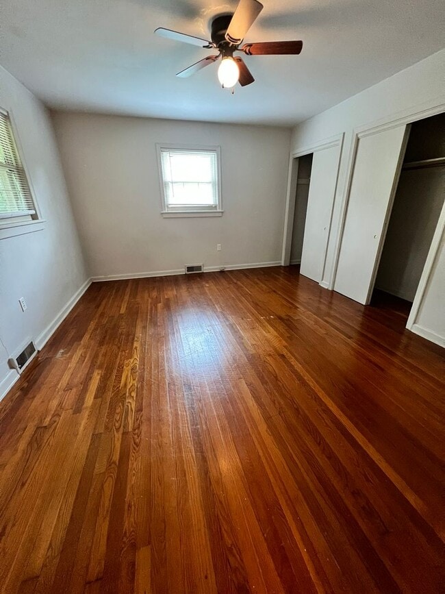 Photo - 3BD/ 2BA in Bellview Estates