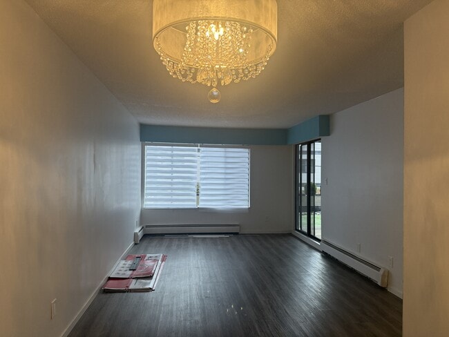 Photo - 1285 Martin St