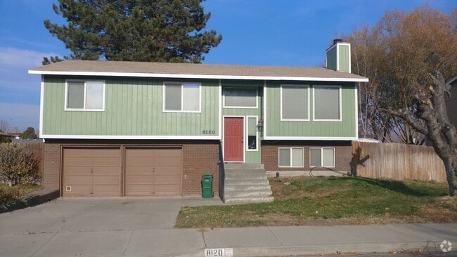 Building Photo - Stylish Split-Level in Central Kennewick w... Rental