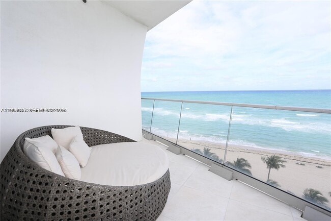 Photo - 16901 Collins Ave Unit 904