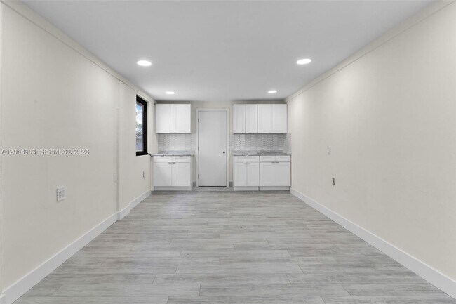 725 SW 1st Ave Unit 1