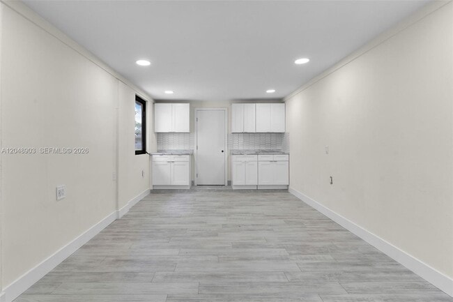 Photo - 725 SW 1st Ave Unit 1