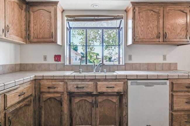 Photo - Great Ridgecrest 4 Bedroom Home