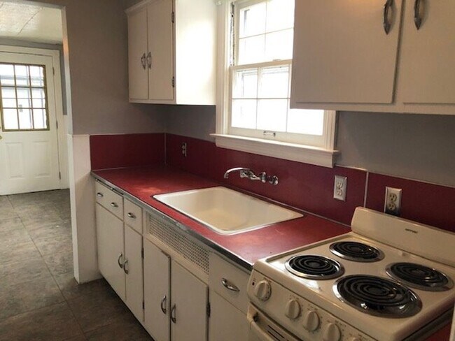 Photo - Great 4 Bedroom Home In Harper Woods