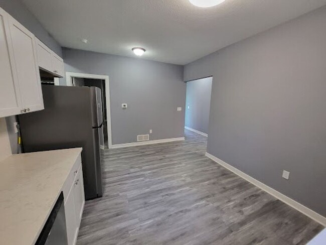 Photo - 2406 Woodland Ave Unit 2406-2