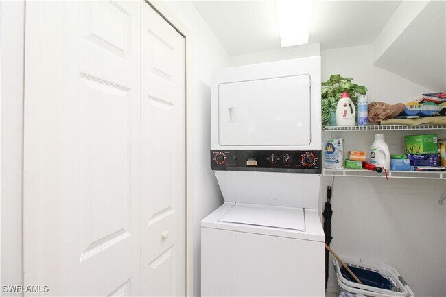 Building Photo - 5964 Sand Wedge Ln Unit 301