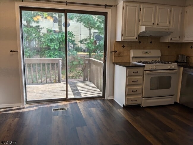 Photo - 604 Almond Ct