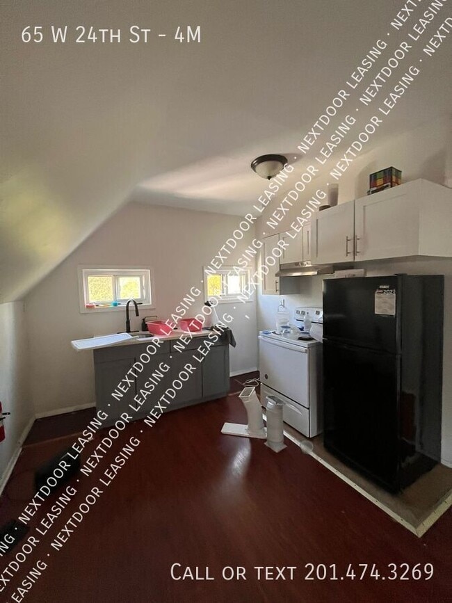 Building Photo - 65 W 24th St Unit 4M