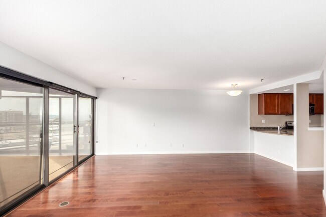 Photo - Available NOW! 1 Bedroom 1 Bath Beautiful Condo in Denver! Unit 908