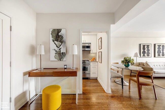 Photo - 176 E 77th St Unidad 8L
