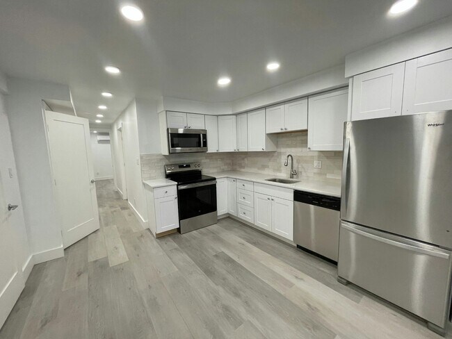 Photo - 3025 11th St NW Apartamento