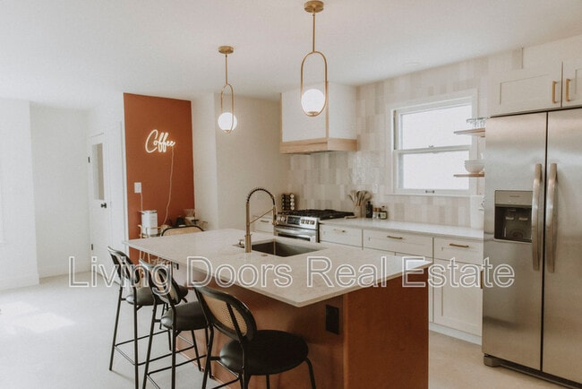 Photo - 701 D St Casa