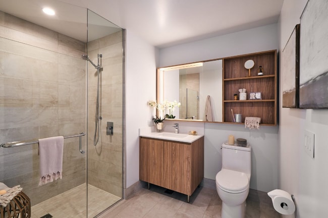 Photo - 220 W Hill St