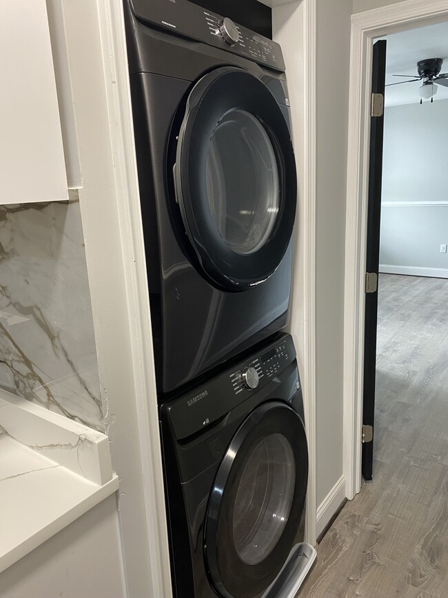 Photo - 210 N Mount St