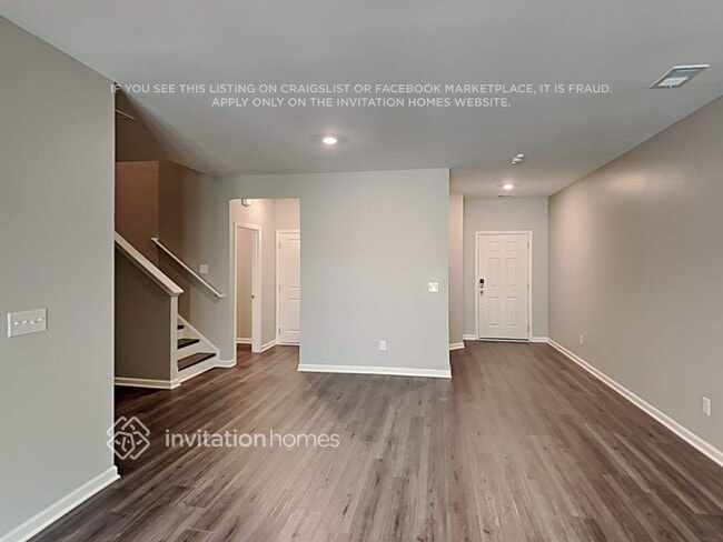 Photo - 121 Webster Cir