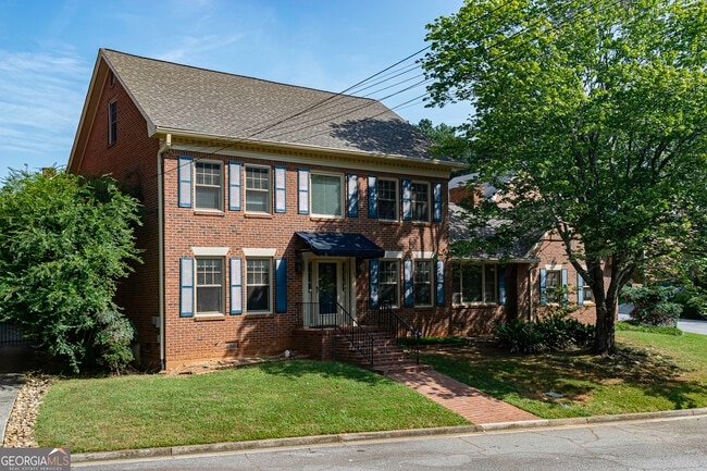 Building Photo - 3165 Henderson Walk