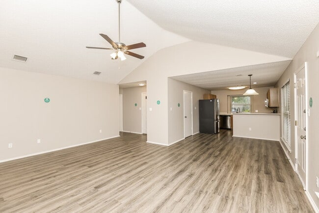 Photo - 1121 Cardinal Oaks Dr