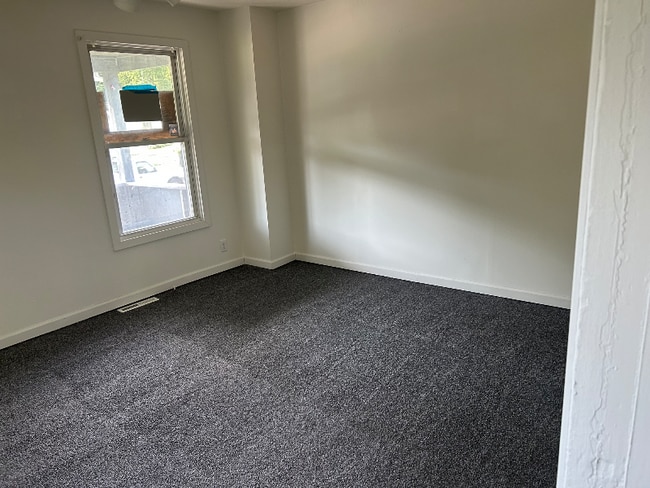 Building Photo - 1543 N Park Ave Rental