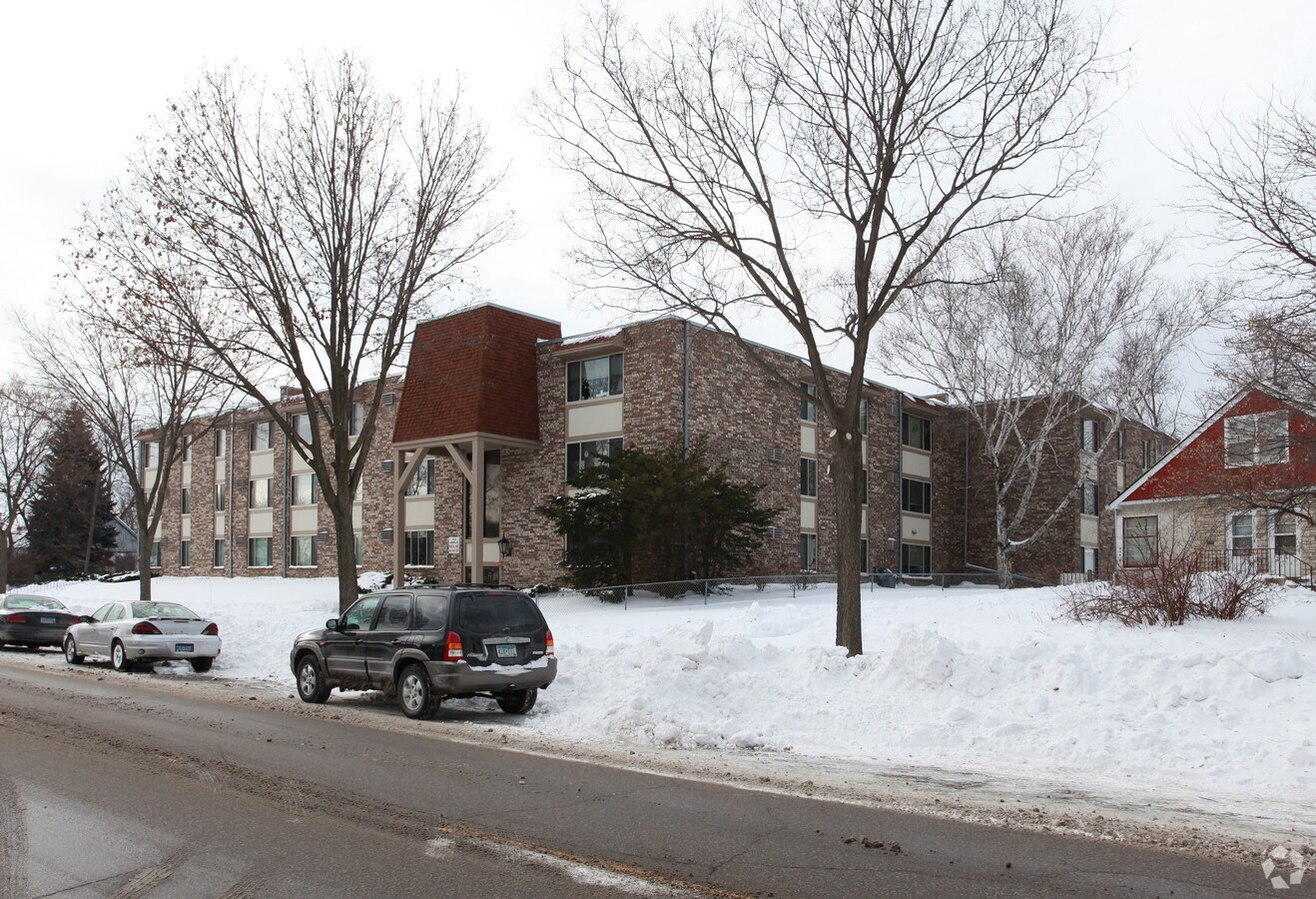 Photo - Minnehaha Park Apartments