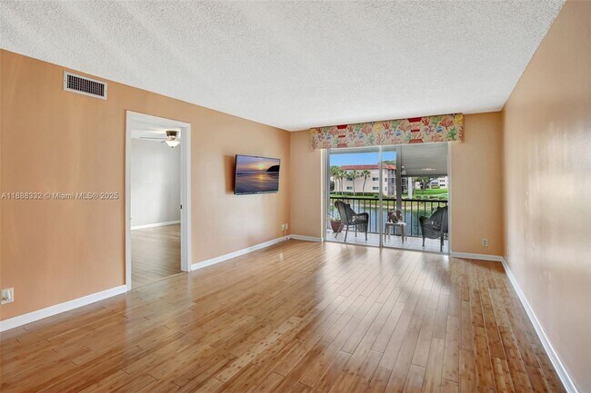Photo - 8980 S Hollybrook Blvd Unidad 208