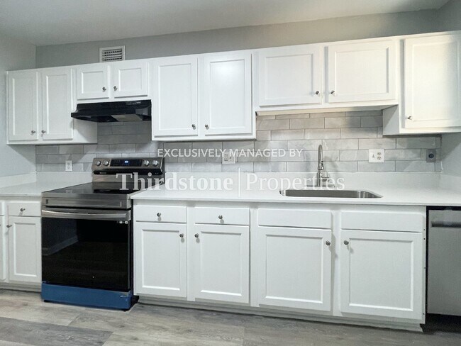 Photo - 728 Shearer Ave