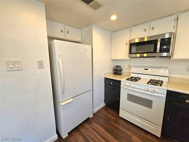 Photo - 1460 Hialeah Dr Unit B