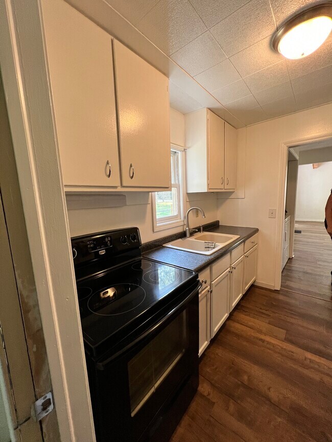 1845 E Hickory Rd Rental For Rent in Battle Creek, MI