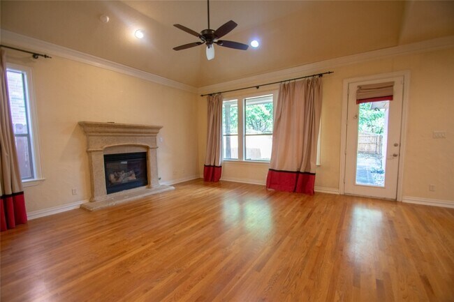 Photo - 5508 Junius St