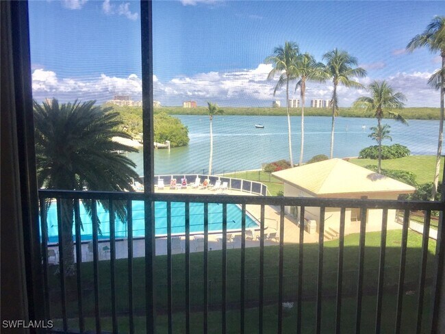 Building Photo - 15 Bluebill Ave Unit 205