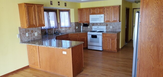 Photo - 21391 Marina Cir