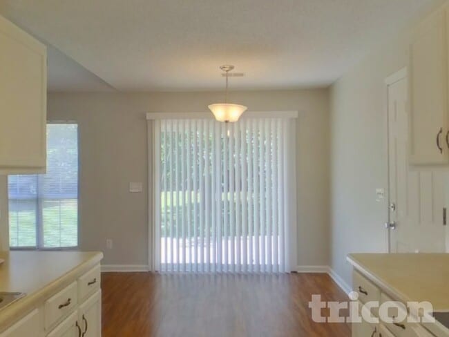 Photo - 127 Wenlock Cir