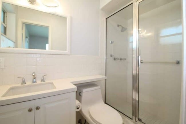 Photo - 2402 NE 5th Ave