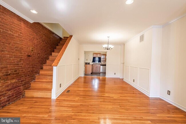 Photo - 1811 Bainbridge St