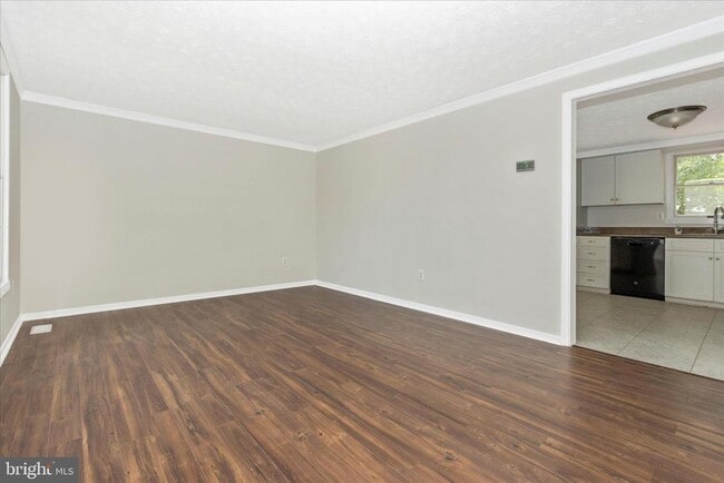 Photo - 207 Contour Rd