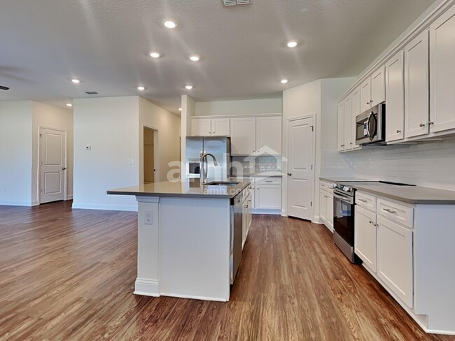 Photo - 149 Onate Cir