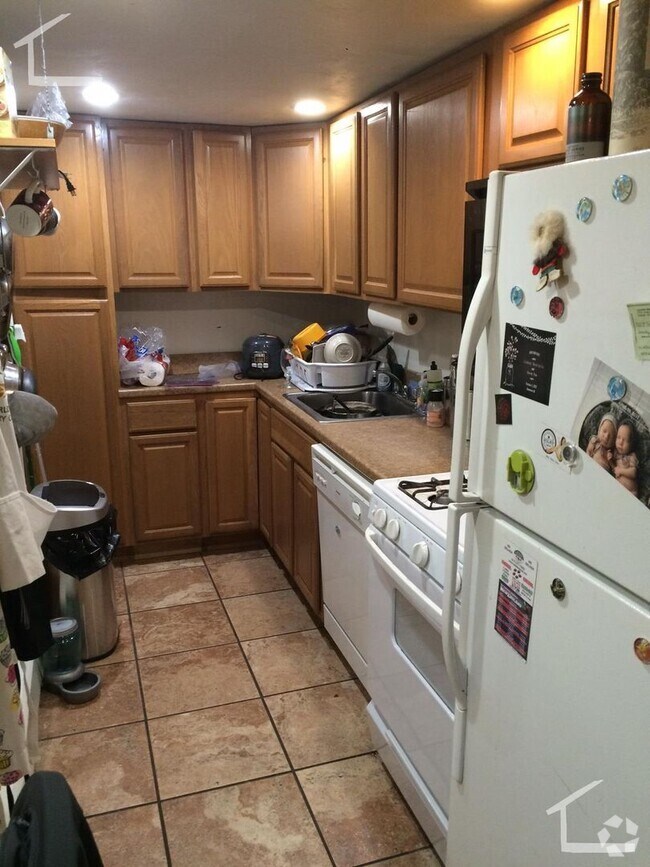 Building Photo - 4-Bed Brainerd Rental