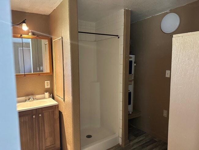 Photo - 310 S Avenue D