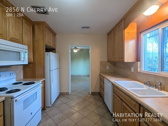 Photo - 2856 N Cherry Ave
