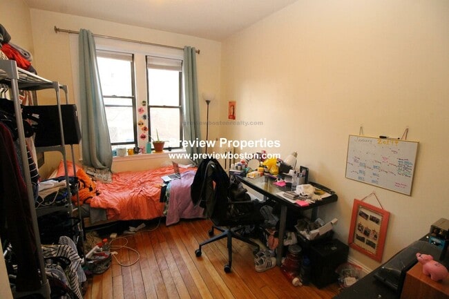 Photo - 14 Glenville Ave Unidad 2