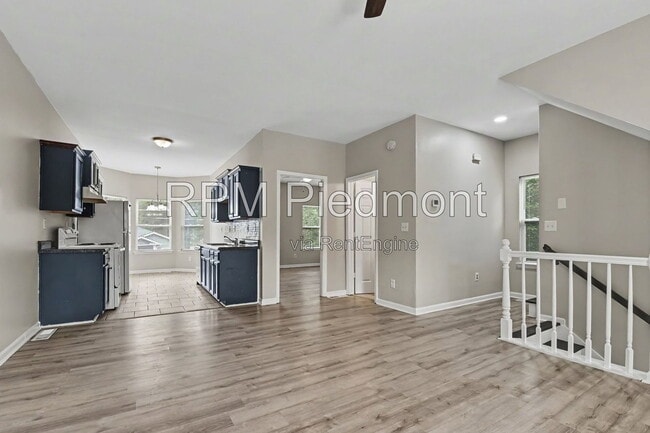 Photo - 753 Prince Pl NW