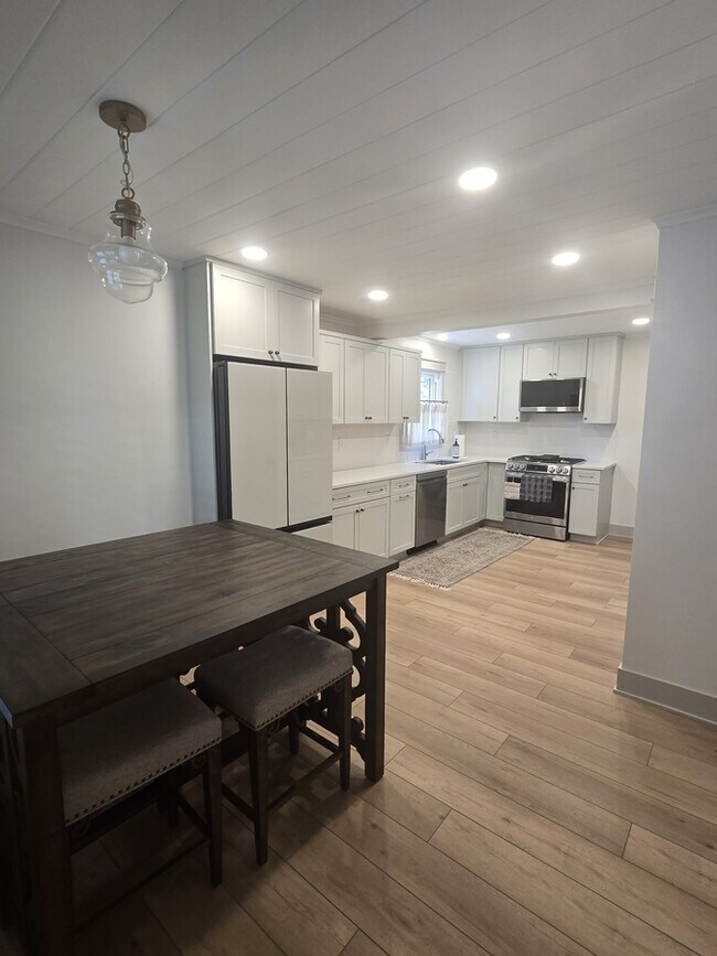 Photo - 38 E 32nd St