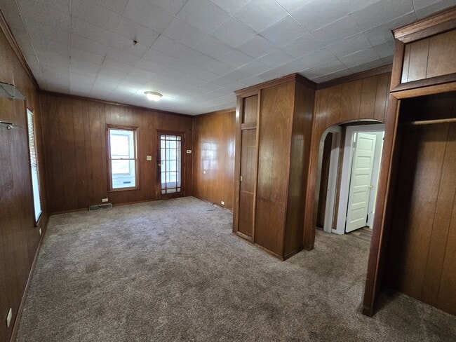 Photo - 307 Riehl St