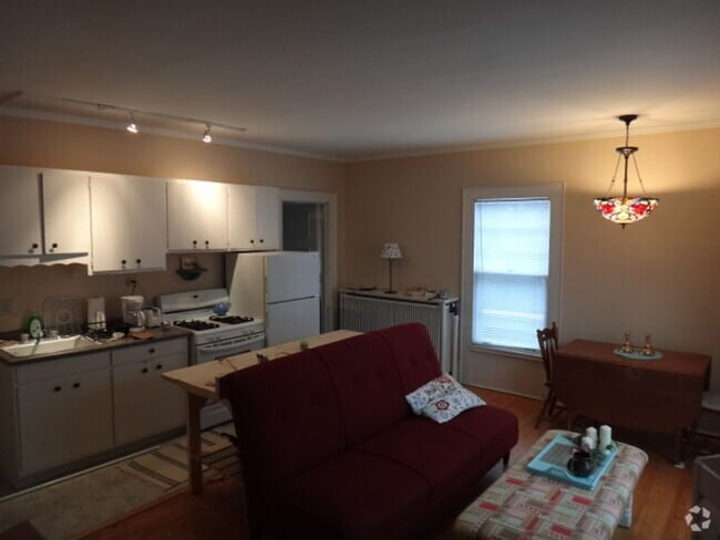 Building Photo - Original Master Suite in 1902 Mansion Unit Apt 6