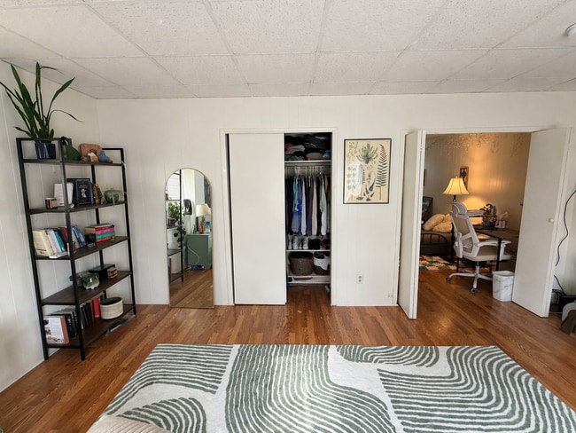 Photo - 218 E State St Unidad #3
