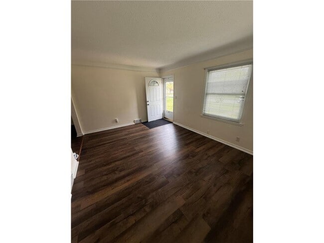 Photo - 18 Park Ln