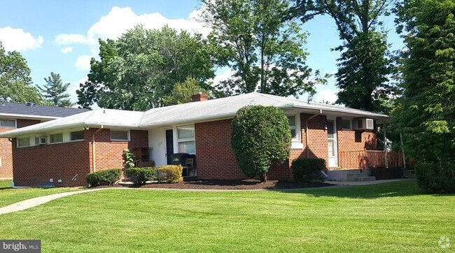 Building Photo - 3219 Northbrook Rd Rental