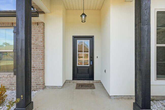 4631 Jayhawk Dr